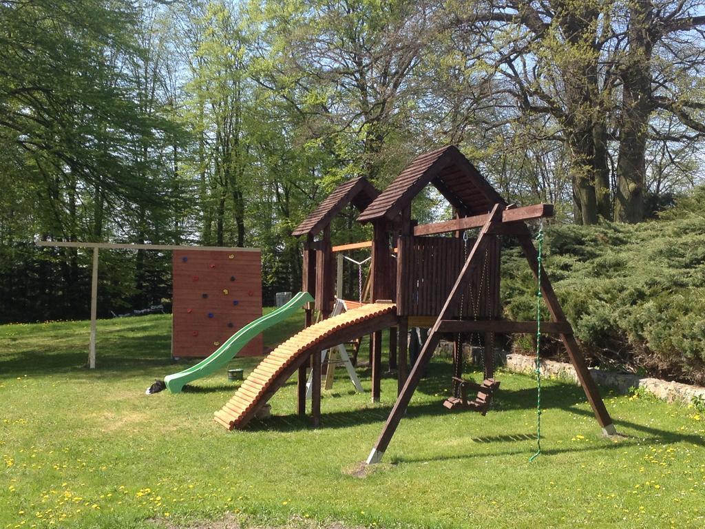 Palac Pozorty Bądki Exteriör bild