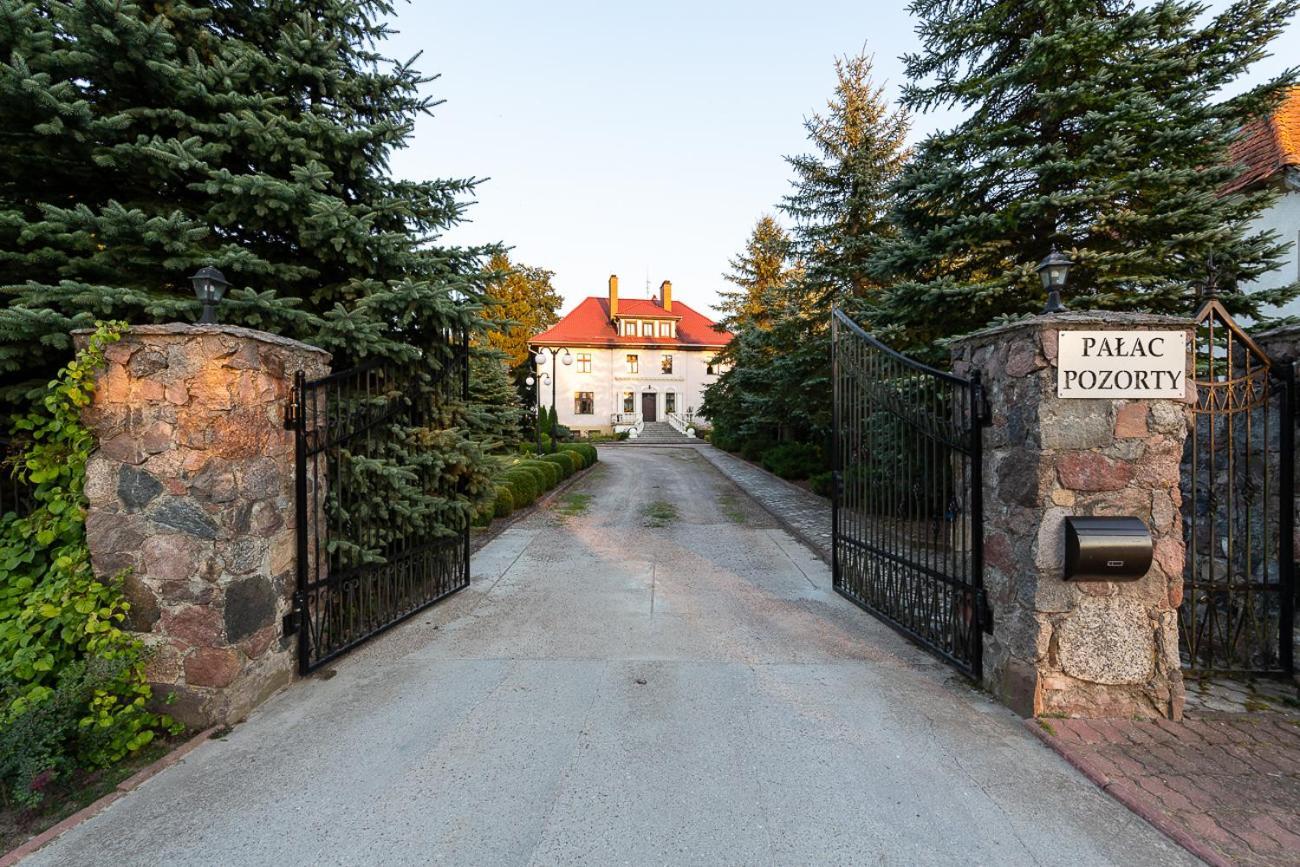 Palac Pozorty Bądki Exteriör bild