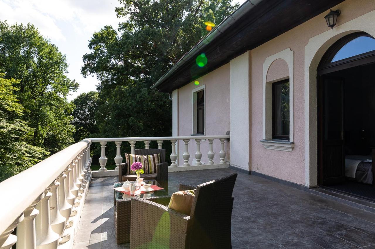 Palac Pozorty Bądki Exteriör bild