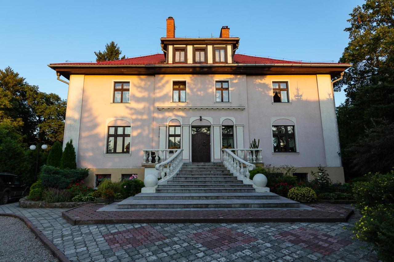 Palac Pozorty Bądki Exteriör bild